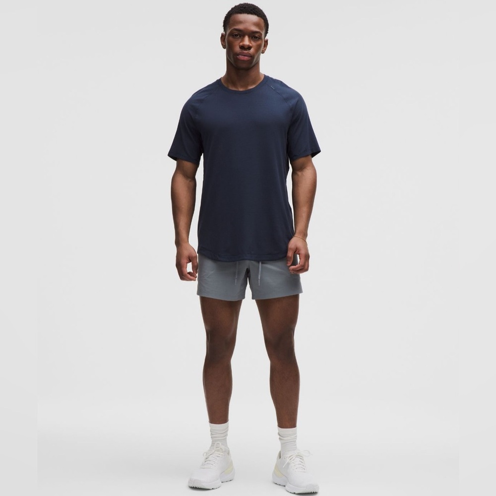 RESTOCK Lululemon Men’s “License To Train” Short 5” Inseam (M) *BESTSELLER* - Picture 3 of 11